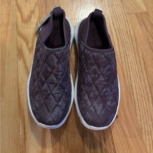 VB CLOUD by VERA BRADLEY Purple Convertible Slip-On Shoe Women's 5 Floral